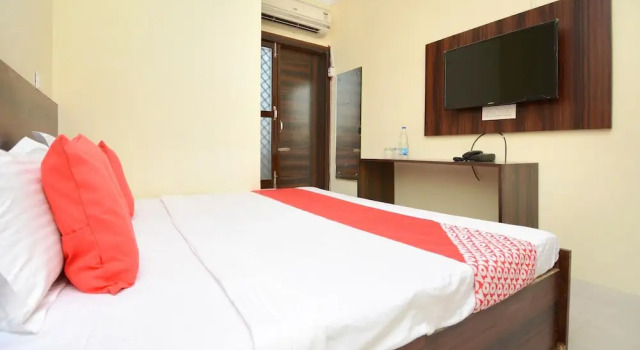 Ambay Guest House By OYO Rooms, Book Pension Jalandhar Punjab