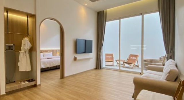 Двухместный люкс с балконом Punn Hotel Korat