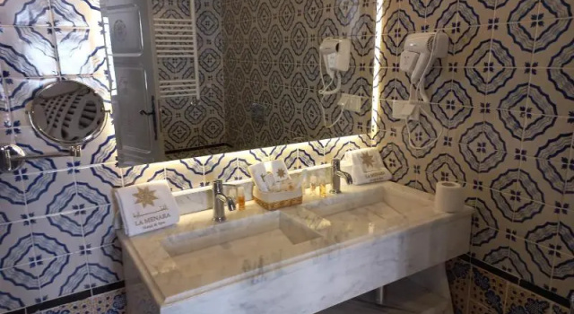 Двухместный номер Deluxe с балконом и с видом на бассейн La Menara Hotel & SPA