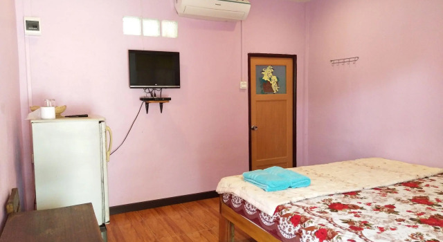 Douangjinda Resort, Забронировать Курортный отель Курортные отели Си Маха Пхот, Курортный отель
