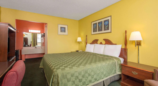 Номер Standard Howard Johnson Inn Roanoke/Airport