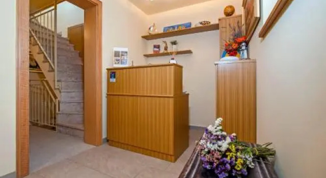 Guest House Golden Goose, Забронировать Гостевой дом Отели Ровинь с парковкой, рядом с Church of Saint Benedict Rovinj, Парковка