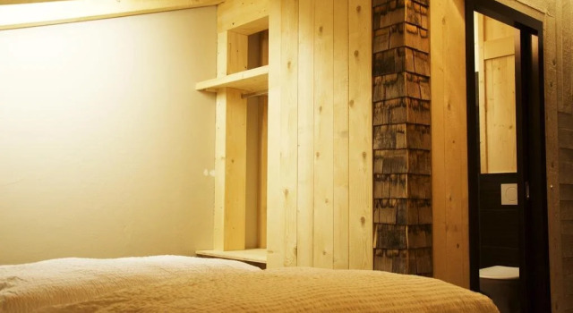 Hüttenhotel Husky Lodge, Забронировать Отель Муотаталь кантон Швиц