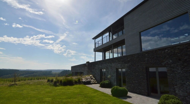 Luxurious Villa With Swimming Pool in La Roche