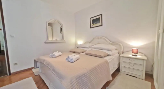 Apartment Nina Marie II, Prenota Appartamento Hotel a Croatian Islands con parcheggio, Parcheggio