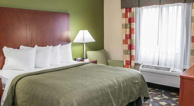 Двухместный номер Standard Quality Inn & Suites South Bend Airport