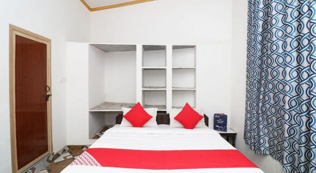 OYO 23121 Hotel 4 U, Забронировать Отель Отели штата Раджастхана с парковкой, Парковка
