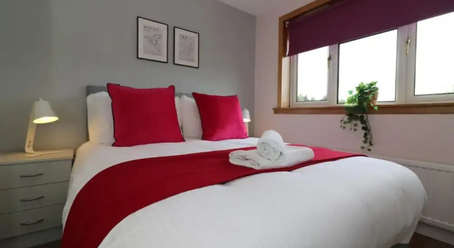 Binnie House - Cumbernauld, Забронировать Апартаменты/квартира Отели Glasgow & The Clyde Valley с парковкой, Парковка