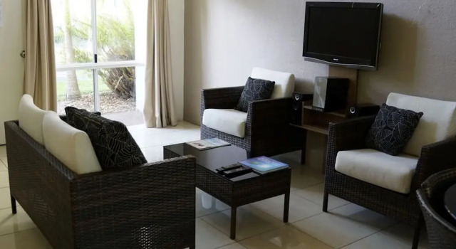 Вилла с 3 комнатами с балконом и с видом на бассейн Reef Resort Villas Port Douglas