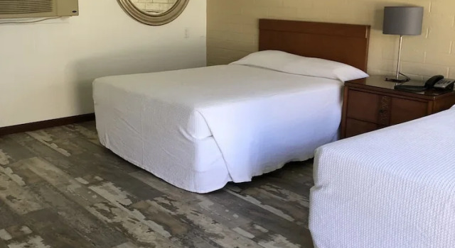 Четырёхместный номер Deluxe CCBC Resort Hotel - A Gay Mens Resort