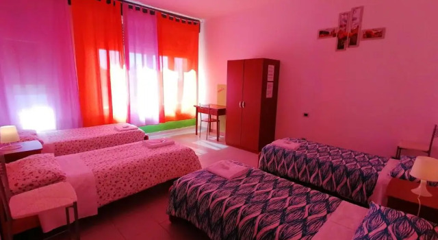 Четырёхместный номер Standard с видом на море Perla del Levante Hostel