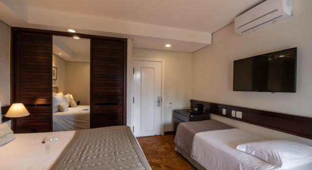 Трёхместный номер Superior Hotel Vila Inglesa