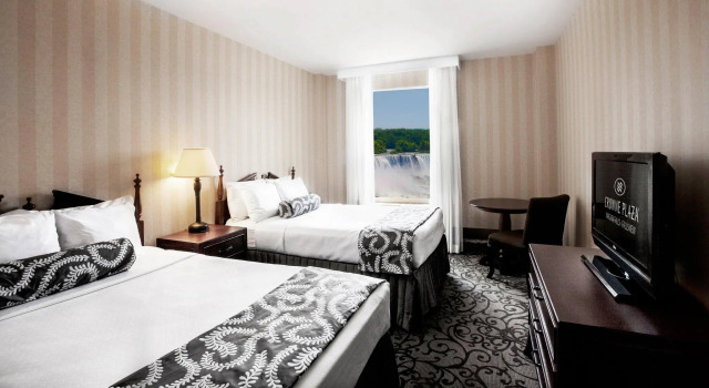 Четырёхместный номер Standard The Brock Niagara Falls Fallsview, Tapestry by Hilton