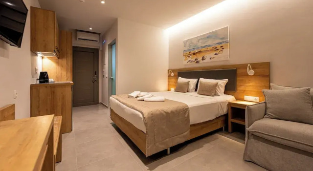 Трёхместный номер Standard с балконом и с видом на город Maltepe Luxury Accommodation By Travelpro Services