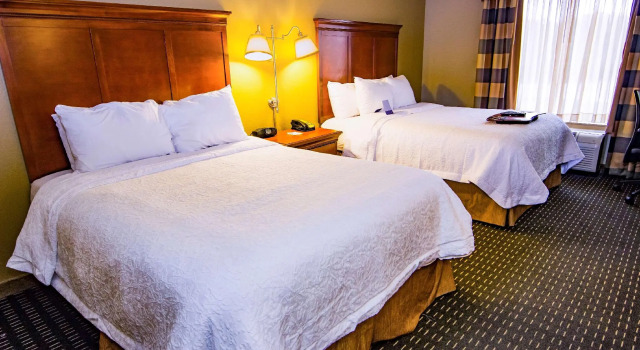 Standardowy czteroosobowy pokój Hampton Inn & Suites Jackson
