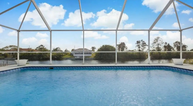 Апартаменты Waterfront Villa with Heated Pool - Villa Wine Down - Roelens Vacations