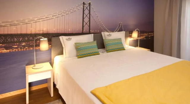 Двухместный номер Standard Famous Crows Lisbon Suites