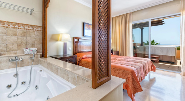 Stunning 2BR Sea View Condo 8 in Malibu