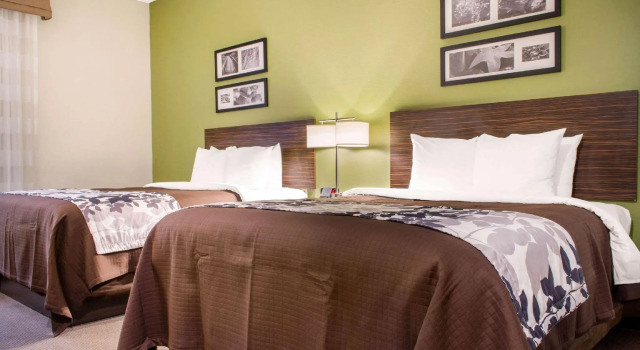 Четырёхместный номер Standard Sleep Inn & Suites Metairie - New Orleans West