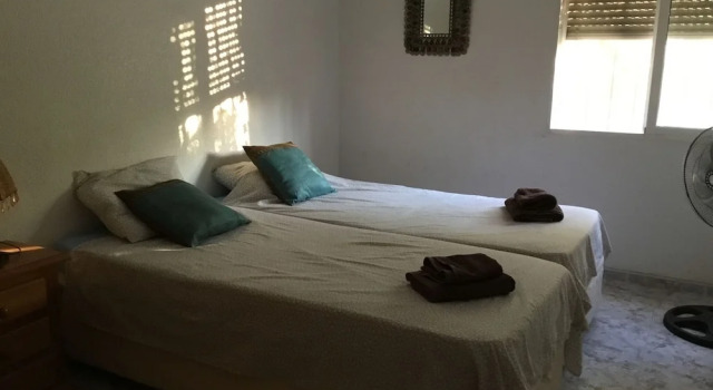 Cozy Holiday Home With Private Swimming Pool in Viñuela, Prenota Hotel Hotel a Axarquía con parcheggio, Parcheggio
