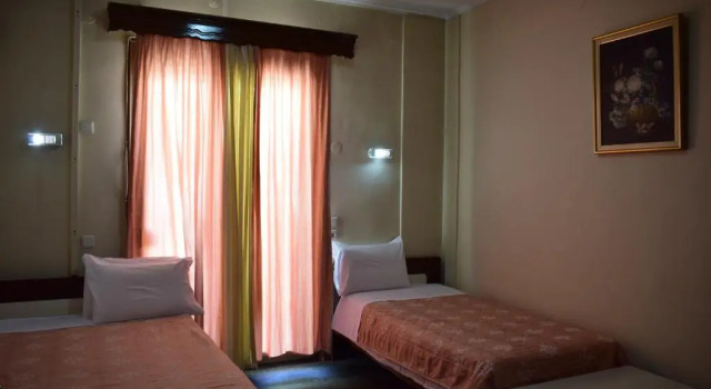 Трёхместный номер Standard Hotel Hellinis