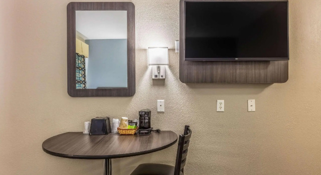 Четырёхместный номер Standard Motel 6 West Memphis Arkansas