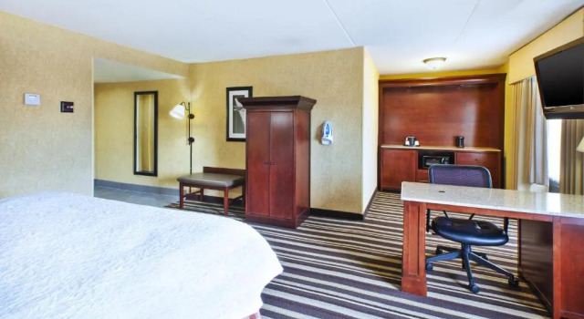 Номер Executive Hampton Inn Washington-Dulles Int'l Airport South