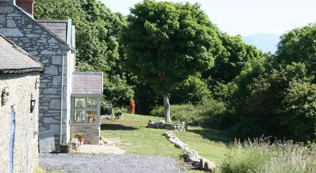 Ty Felin, Book Hotel Llangoed 