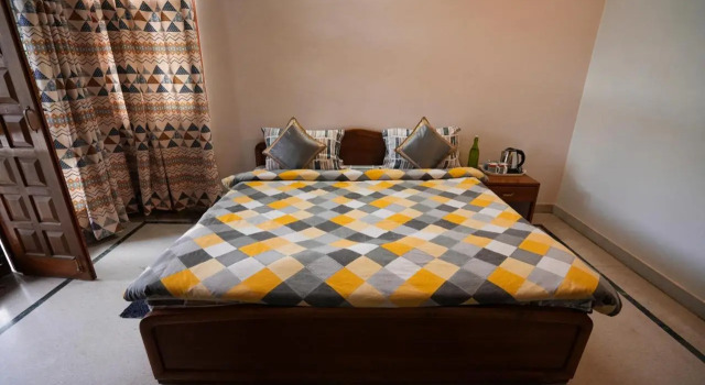 Chirping Hills Bhimtal, Rezervovat Hotel Bhimtal Uttarakhand