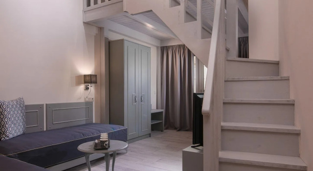 Люкс Neikos Luxury Suites