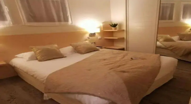 Трёхместный номер Standard Best Western Grand Hotel de Bordeaux