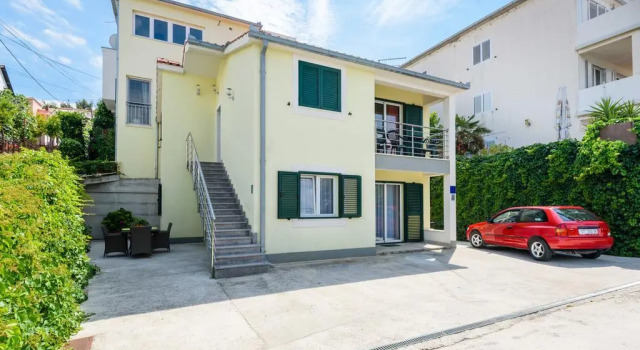 Apartments Salona, Забронировать Апартаменты/квартира Отели Арбания с парковкой, Парковка