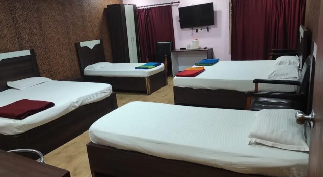 Goroomgo Royal Inn Bhubaneswar, Rezerwuj Hotel Hotele w Bhubaneshwar z parkingiem, Parking