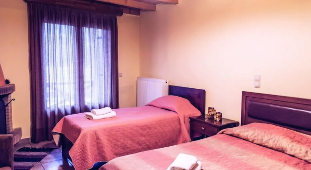 Трёхместный номер Standard с балконом Guesthouse Teloni
