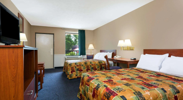 Четырёхместный номер Standard Knights Inn Elizabethtown