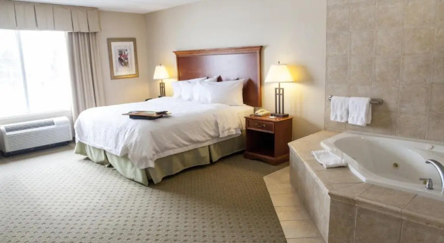 Люкс Holiday Inn Express & Suites Kitchener Southeast by IHG