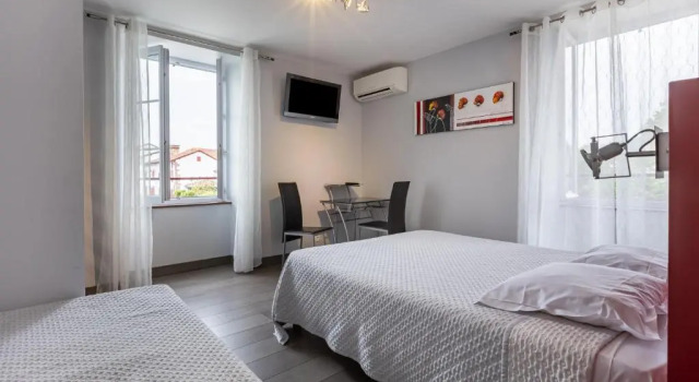 Номер Comfort Hotel Mendy