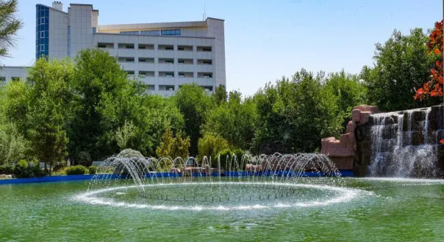 Grand Turkmen, Buchen Sie Hotel Ashgabat Turkmenistan