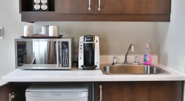 Quality Inn & Suites Le Versailles, 预订 酒店 圣索弗尔-德斯蒙特 魁北克