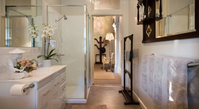 Maggies, Book Hotel Trentham Daylesford and the Macedon Ranges