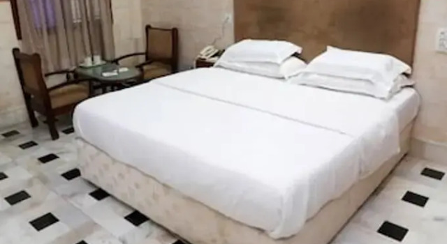 Iroomz Ashoka Comforts, Rezervovat Hotel Hotely v Bangalore s parkováním, Parkování