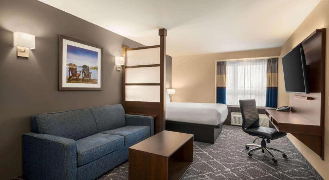 Двухместный номер Business Microtel Inn & Suites by Wyndham Aurora