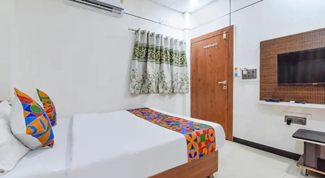 Номер Standard FabHotel Mahakal Shikhar Darshan