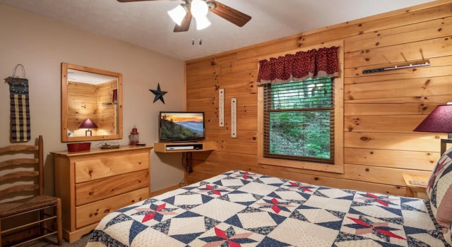 On Smoky Pond - 3 Br Cabin