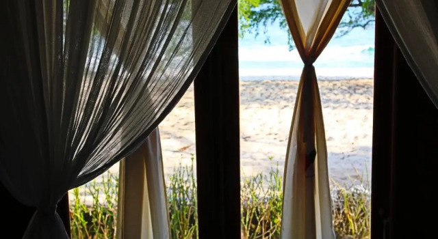 Бунгало c 1 комнатой с красивым видом из окна Biru Meno Beach Bungalows