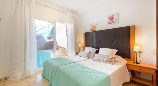 Вилла с 4 комнатами с балконом Villa Los Cuatro Arcos