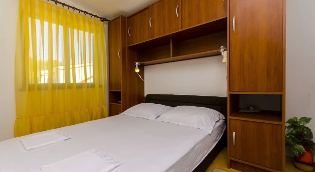 Apartments Gojislav, Забронировать Апартаменты/квартира Рогозница Шибенско-Книнская жупания