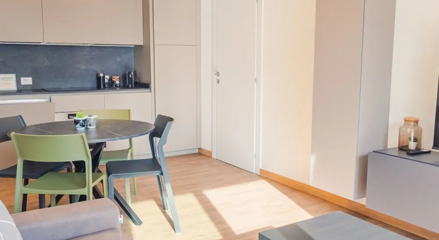 Апартаменты HOST4U - Garda Lake Lido Apartments With Pool, Garden and Private Parking in Garage