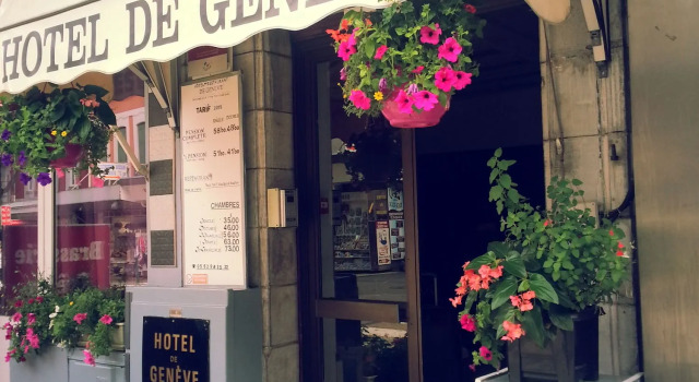 Hôtel de Genève, Забронировать Отель Отели Лурд с парковкой, рядом с Приходская церковь Сакре-Кёр, Парковка