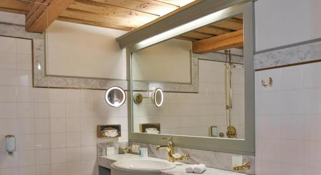Superior Dvoulůžkový s manželskou postelí pokoj Antonius Hotel